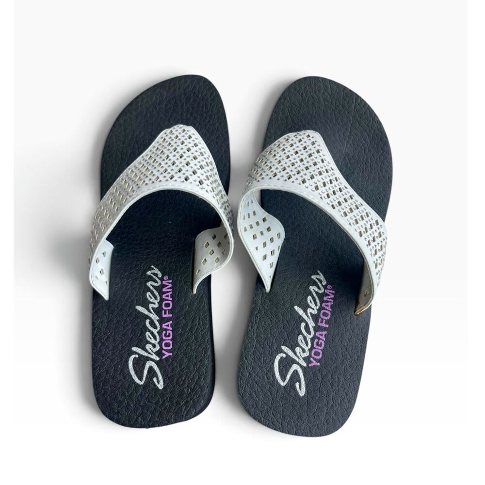 Skechers Womens 8 Meditation Rock Crown White Rhinestone Yoga Foam Wedge Sandals